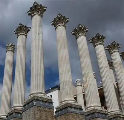 Who was Seneca? 3 Séneca. Templo romano de Córdoba