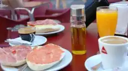 kc-Art00034-F01d11-cc-WC-aut-fvanrenterghem from Leuven-Desayuno Spanish breakfast