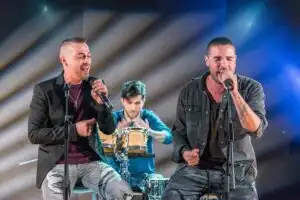 Capturing the Moonlight: The Timeless Tale of ‘Le Pediré a la Luna’ by Los Rebujitos