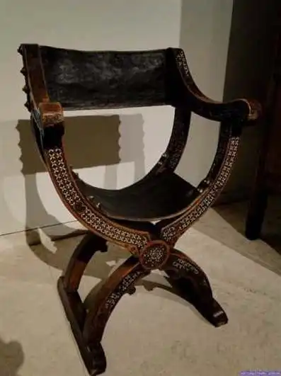 ¿De dónde viene la palabra España? 448 Silla mudéjar