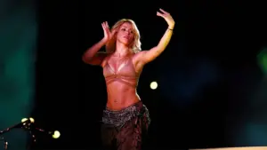 Shakira Curiosidades y Letra de la Canción La Bicicleta