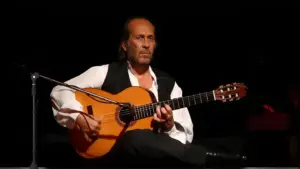 Paco de Lucía: el viaje de un maestro del flamenco a través de las cuerdas y el alma