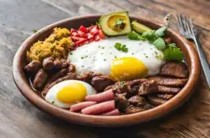 Receta de Bandeja Paisa: una sinfonía culinaria del corazón de Colombia